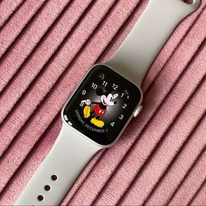 Apple Watch series 5 silver
